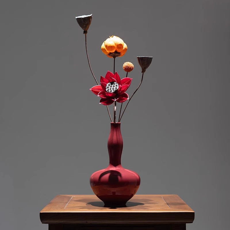 Vaso in ceramica smaltata rossa